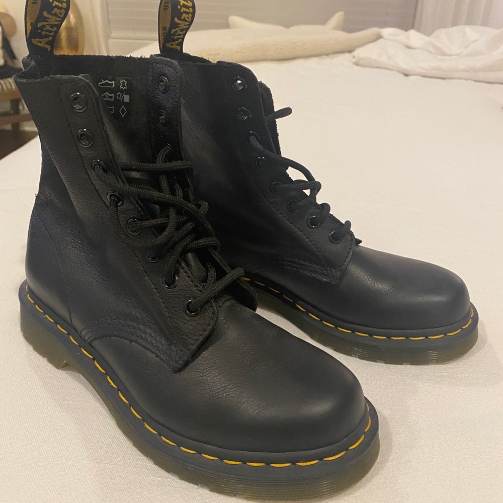 Dr. marten Pascal 8 Eye boots